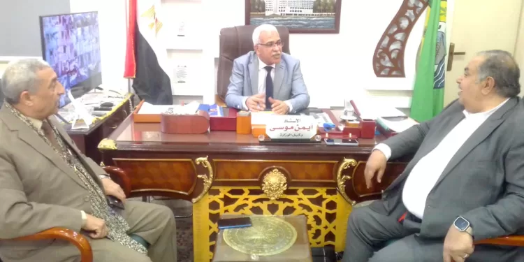 أكثر من 31 ألف طالب يؤدون امتحانات الإعدادية بالإسماعيلية 1 - جريدة الجمهورية أكثر من 31 ألف طالب يؤدون امتحانات الإعدادية بالإسماعيلية