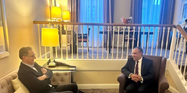 وزير الخارجية يشيد بالتعاون مع «يان دي نول» البلجيكية في مجال الطاقة المتجددة 1 - جريدة الجمهورية وزير الخارجية يشيد بالتعاون مع «يان دي نول» البلجيكية في مجال الطاقة المتجددة