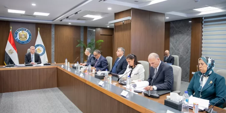 كريم بدوى يؤكد: حماية المنتجات البترولية من التهريب والفساد أولوية قصوى 1 - جريدة الجمهورية كريم بدوى يؤكد: حماية المنتجات البترولية من التهريب والفساد أولوية قصوى