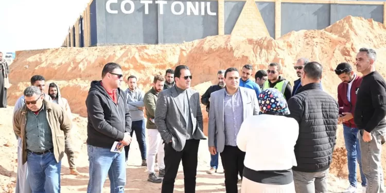 رئيس جهاز العاشر من رمضان يتفقد سير العمل في المشروعات الاستثمارية الجديدة