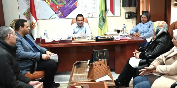 رئيس جهاز العاشر من رمضان يعقد اجتماعًا لبحث سبل تسريع تنفيذ مشروع السكة الحديد 1 - جريدة الجمهورية رئيس جهاز العاشر من رمضان يعقد اجتماعًا لبحث سبل تسريع تنفيذ مشروع السكة الحديد