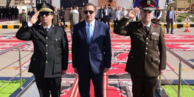 المنوفية تحتفي بأبطالها: المحافظ ومدير الأمن يضعان إكليلاً من الزهور على النصب التذكاري لشهداء الشرطة وتكريم أسر الشهداء
