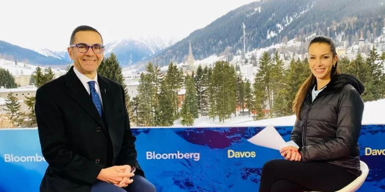 وزير الاستثمار يؤكد لبلومبرج: الإصلاحات المصرية حققت نموًا مستدامًا