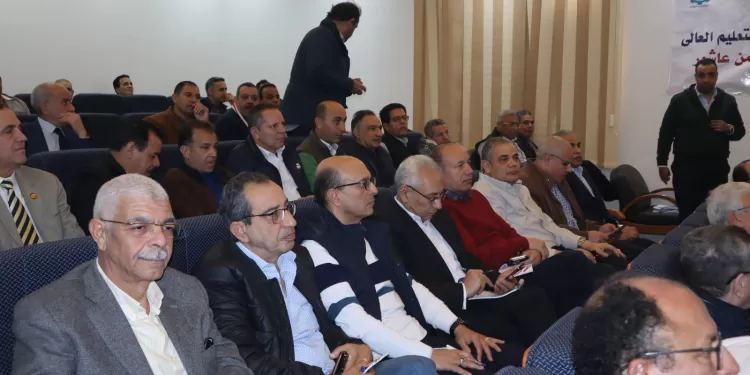 رئيس جامعة كفر الشيخ يشارك في مناقشات حول مستقبل التعليم العالي في ورشة «الإتاحة» بأسوان