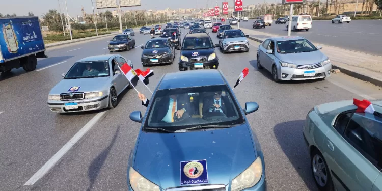 فيديو| مسيرة حاشدة من «حماة الوطن» لتقديم التهنئة لرجال الشرطة البواسل 1 - جريدة الجمهورية فيديو| مسيرة حاشدة من «حماة الوطن» لتقديم التهنئة لرجال الشرطة البواسل