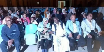 وكيل وزارة الشباب يتفقد فعاليات مسرح المواجهة في الشلاتين ضمن مبادرة «بداية جديدة»