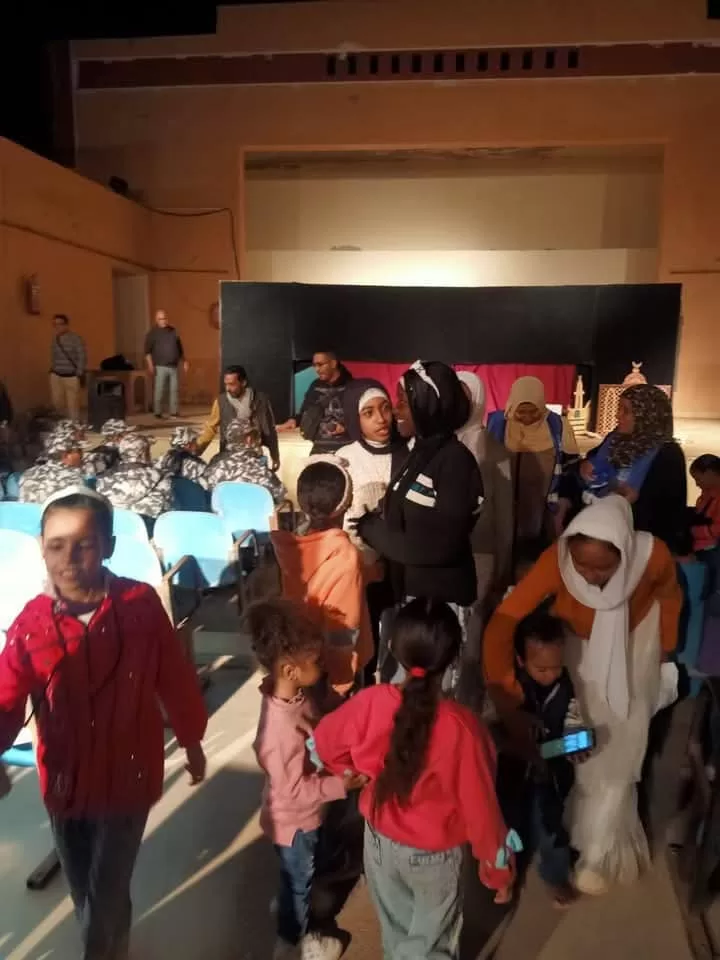 وكيل وزارة الشباب يتفقد فعاليات مسرح المواجهة في الشلاتين ضمن مبادرة «بداية جديدة» 2 - جريدة الجمهورية WhatsApp Image 2025 01 28 at 7.29.53 PM 3 - جريدة الجمهورية