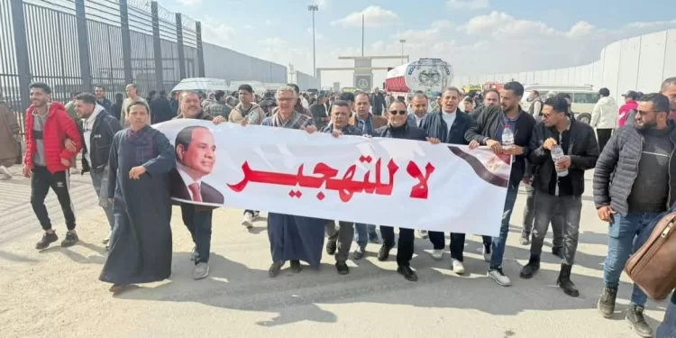 قيادي بمستقبل وطن: جموع المصريين في معبر رفح على قلب رجل واحد