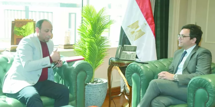 د. أحمد هنو وزير الثقافة:انتظروا معرض كتاب  غير عادى هذا العام