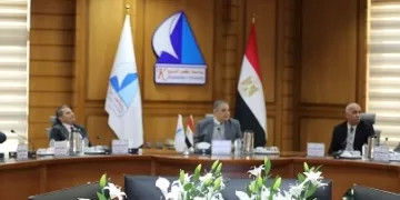 رئيس جامعة كفرالشيخ يترأس اجتماع مجلس الخدمة العامة والوحدات ذات الطابع الخاص