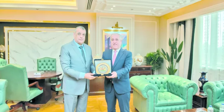 وزير الإنتاج الحربى: خلال لقائه رئيس الهيئة الوطنية للصحافة.. نؤمن بدور الصحافة كواحدة من القوى الناعمة فى نشر الوعى والمعرفة