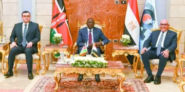 أشاد بالمنتجات والإمكانيات الحديثة: الرئيس الكينى فى ضيافة قلعة العربية للتصنيع