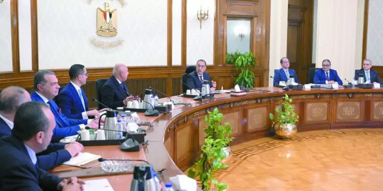 مليار دولار خلال عام: مدبولى: تخفيض زمن الإفراج الجمركى والتسجيل المسبق للشحنات 1 - جريدة الجمهورية مليار دولار خلال عام: مدبولى: تخفيض زمن الإفراج الجمركى والتسجيل المسبق للشحنات