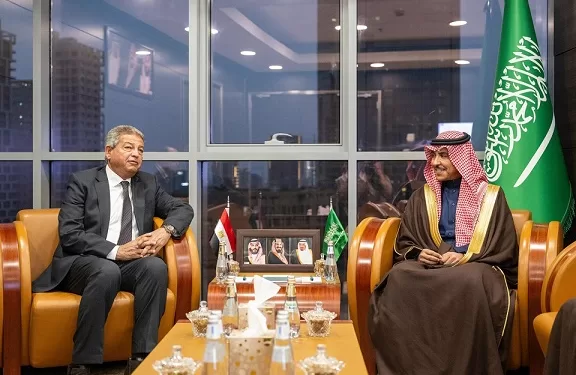 رئيس الأعلى للإعلام يلتقي وزير الإعلام السعودي لبحث سبل التعاون