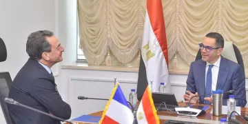 وزير الاستثمار يبحث مع إيرباص إنشاء منظومة طيران حديثة في مصر