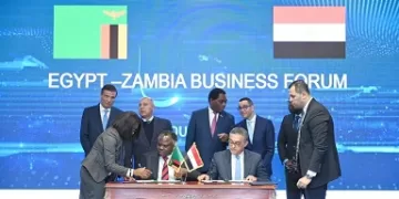 وزير الاستثمار يشهد توقيع اتفاقية تعاون استثماري بين مصر وزامبيا