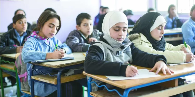 تطوير المناهج.. وزيادة مساحة العمل.. والاهتمام بالتخصصات العلمية:تعليم من أجل العمل