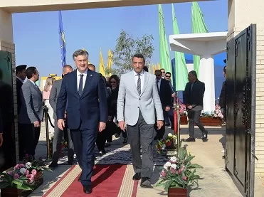 محافظ السويس يستقبل رئيس وزراء جمهورية كرواتيا بحضور وزير الثقافة 2 - جريدة الجمهورية 4 23 - جريدة الجمهورية