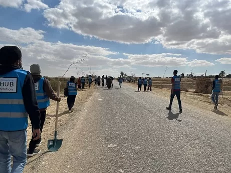 100 متطوع من أفريقيا يشاركون في زراعة الطرق المؤدية لمحميات الفيوم 8 | جريدة الجمهورية