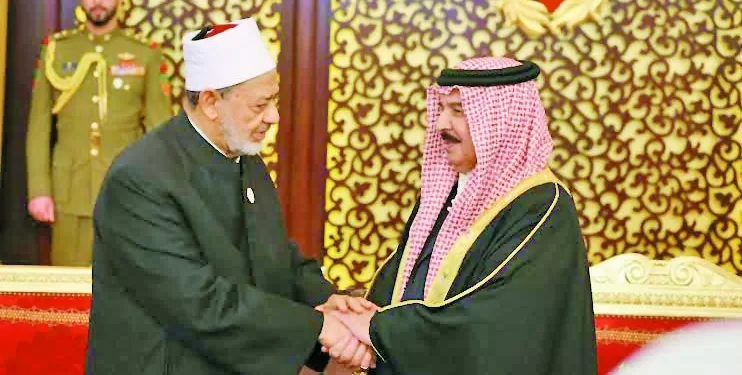 ملك البحرين يستقبل الإمام الأكبر .. ويؤكد دور الأزهر فى خدمة قضايا الأمة