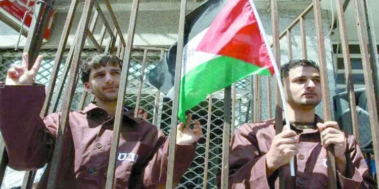 حماس تعلن تسليم 4 جثامين وتؤكد: آلية «جديدة» لإطلاق سراح الدفعة السابعة للأسرى الفلسطينيين