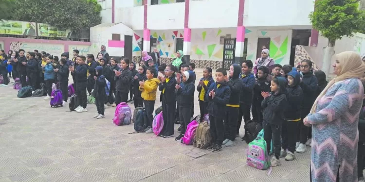 «صبحى» يناقش مستجدات الكرة العالمية بحضور فينجر