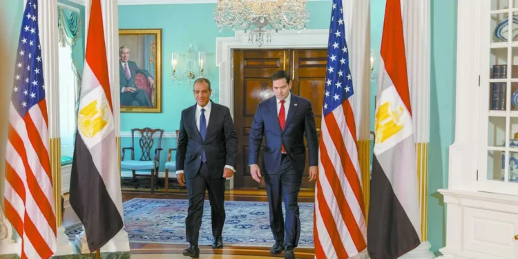 فى الجولة 12 للدورى بيراميدز على القمة بفوز مثير للجدل