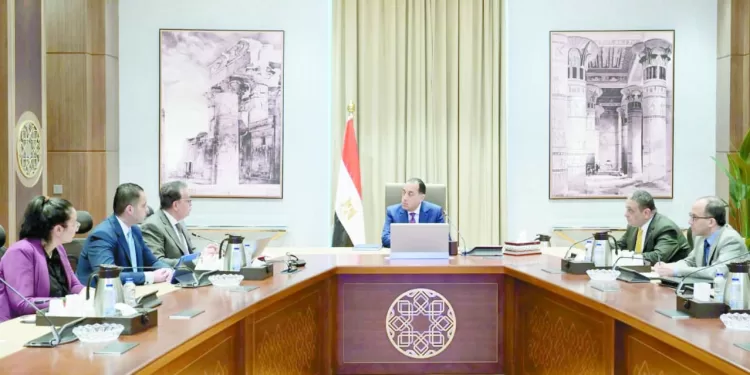 فى الجولة 12 للدورى بيراميدز على القمة بفوز مثير للجدل