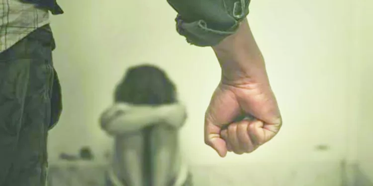 فى الجولة 12 للدورى بيراميدز على القمة بفوز مثير للجدل