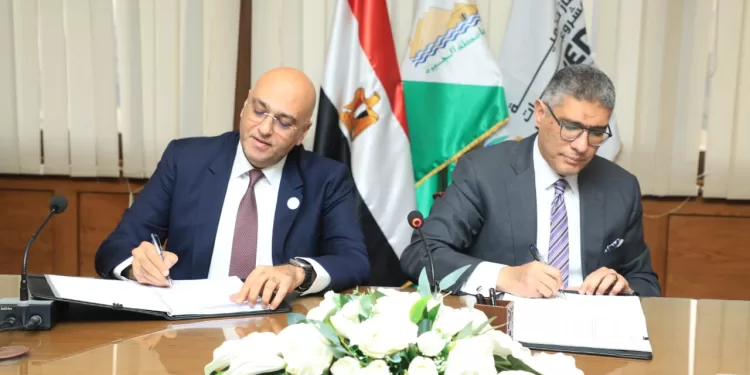 توقيع بروتوكول تعاون بين «الجيزة» و «المشروعات الصغيرة» لتطوير «ميت عقبة 4» بـ20 مليون جنيه