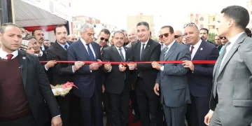 بمشاركة 141 عارضًا.. وزير التموين ومحافظ الشرقية يفتتحان السوق الحضاري بالعاشر من رمضان