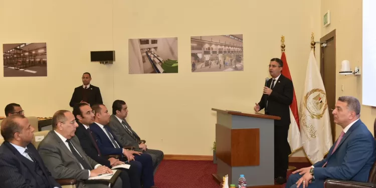 بمشاركة 141 عارضًا.. وزير التموين ومحافظ الشرقية يفتتحان السوق الحضاري بالعاشر من رمضان