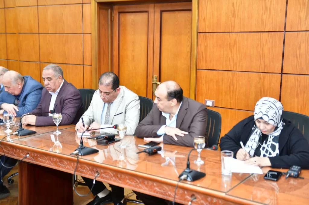 محافظ الدقهلية يعقد اجتماع تنسيقي لإطلاق قافلة إغاثة عاجلة لغزة 10 - جريدة الجمهورية WhatsApp Image 2025 02 03 at 5.24.22 PM 3 - جريدة الجمهورية