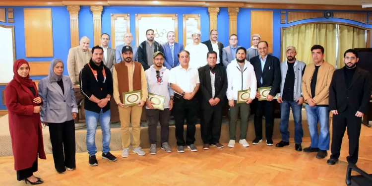 اختتام فعاليات الدورة التدريبية لوفد جمعية الصحفيين العُمانيين بجريدة الجمهورية