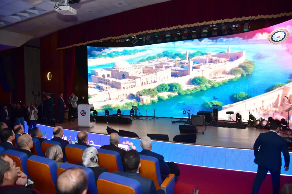 جامعة المنصورة تحتضن احتفالات العيد القومي الـ775 لمحافظة الدقهلية 54 - جريدة الجمهورية WhatsApp Image 2025 02 09 at 12.08.44 AM 1 - جريدة الجمهورية