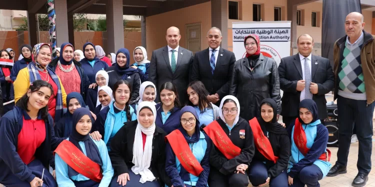 «الوطنية للانتخابات» تختتم جولات توعية طلاب الإسكندرية بأهمية المشاركة الانتخابية