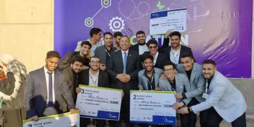 فرق كلية علوم وهندسة الحاسب بجامعة المنصورة الجديدة تتألق في نهائيات «هاكاثون التعليم الذكي»
