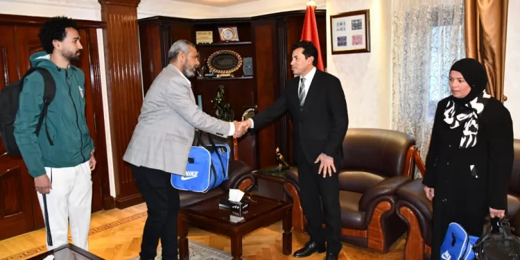 لفتة إنسانية من «الشباب والرياضة»: تذكرتان عمرة لأسرة بطل التجديف الراحل