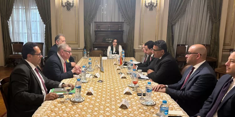 مشاورات دبلوماسية حول حفظ السلام بين السفير عمرو الجويلى ومساعد سكرتير عام الأمم المتحدة