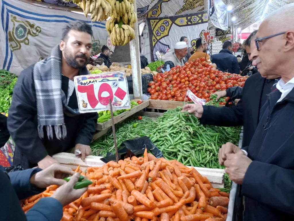 محافظ شمال سيناء يفتتح معرض «أهلًا رمضان» بالعريش 4 | جريدة الجمهورية