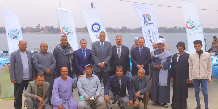 «صناع الخير» و «النجاة الكويتية» يدعمان صغار الصيادين في أسوان بمراكب صيد حديثة 1 - جريدة الجمهورية «صناع الخير» و «النجاة الكويتية» يدعمان صغار الصيادين في أسوان بمراكب صيد حديثة