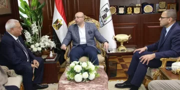 بني سويف: كروت شراء مواد غذائية بـ500 ألف جنيه للأسر الأولى بالرعاية من البنك الزراعى