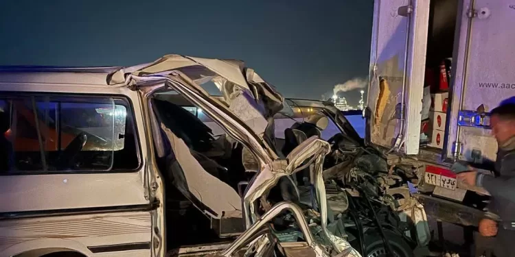 مصرع فتاة وإصابة 6 آخرين في تصادم ميكروباص مع نقل بطريق الجلالة الزعفرانة 1 - جريدة الجمهورية مصرع فتاة وإصابة 6 آخرين في تصادم ميكروباص مع نقل بطريق الجلالة الزعفرانة