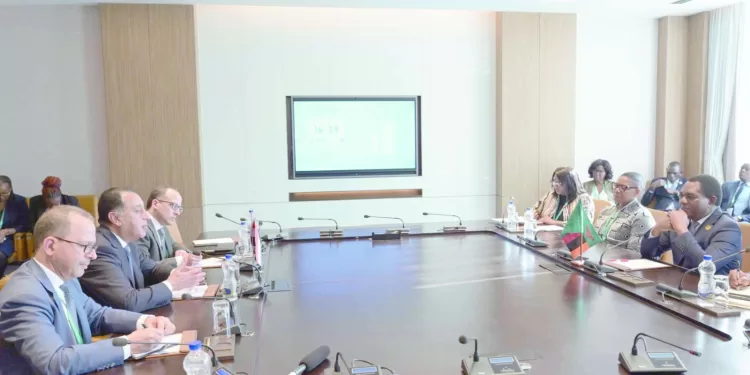 نيابة عن الرئيس.. على هامش قمة الاتحاد الإفريقى بأديس أبابا: مدبولى لرئيس زامبيا: مهتمون بتدعيم «الدبلوماسية الاقتصادية» 1 - جريدة الجمهورية نيابة عن الرئيس.. على هامش قمة الاتحاد الإفريقى بأديس أبابا: مدبولى لرئيس زامبيا: مهتمون بتدعيم «الدبلوماسية الاقتصادية»