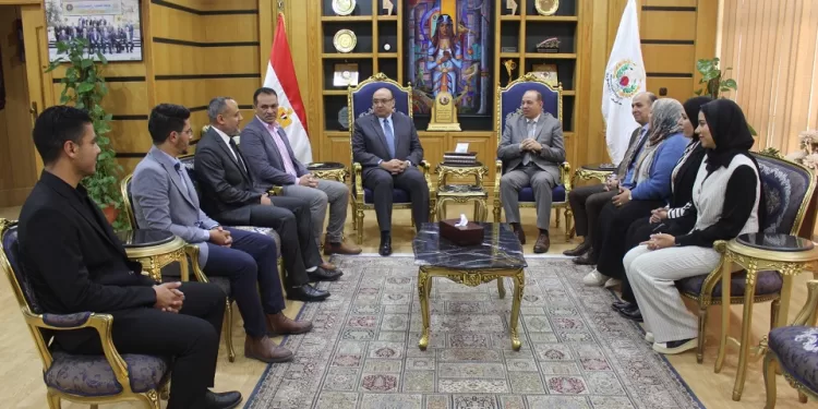 تقديرًا للإنجاز العلمي: رئيس جامعة المنصورة يكرم فريق مركز الحفريات الفقارية