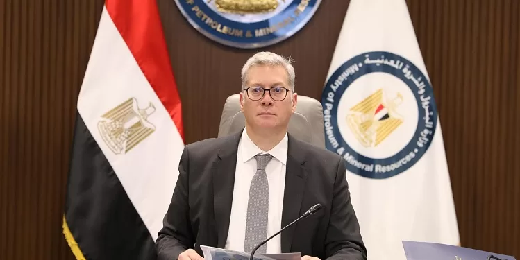 كريم بدوي: مصر تطلق أول محطات خدمات متكاملة ونقاط شحن كهربائي ومراكز صيانة سيارات على مستوى البلاد