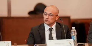 الحكومة والقطاع الخاص يواصلان التعاون لمواجهة التحديات الاقتصادية الراهنة