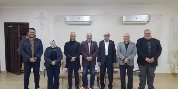 محافظ شمال سيناء يلتقي بوفد من بنك الطعام