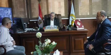 محافظ الغربية ووفد التنسيق الحضاري يناقشان تطوير ميادين ومناطق عروس الدلتا التراثية