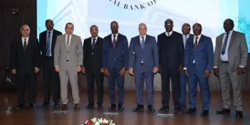 البنك المركزي المصري يستقبل وفدًا إفريقيًا للاستفادة من تجربة طباعة النقد المتطورة في العاصمة الإدارية
